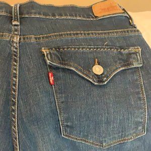Levi's Perfectly Slimming 512 Bootcut Jeans Size 16